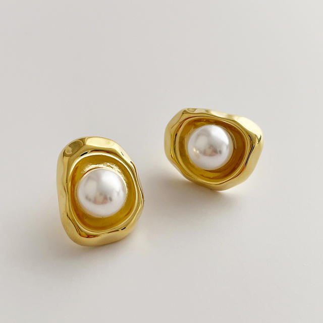 Retro irregular metal pearl earrings