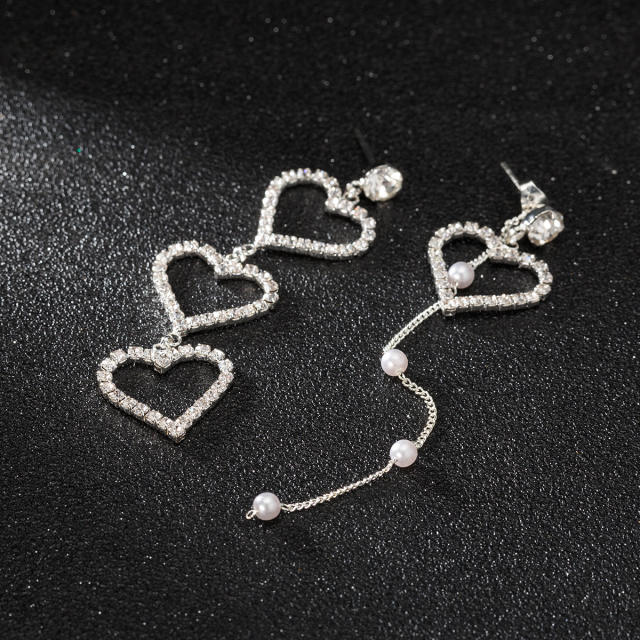 Korean fashion heart-shaped asymmetric rhinestone Pearl earrings