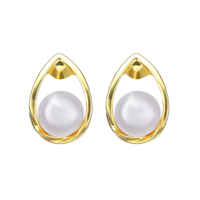 Elegant vintage pearl earrings