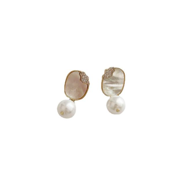 Fashion inlaid zircon natural shell pearl earrings