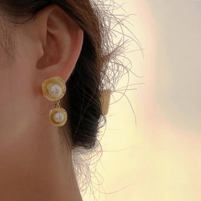 Fashion freshwater pearl 925 silver needle metal earrings