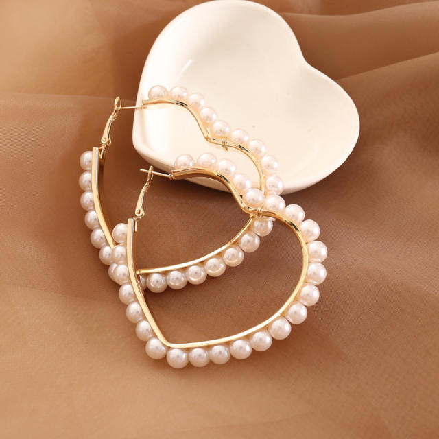 Personality pearl heart hoop earrings