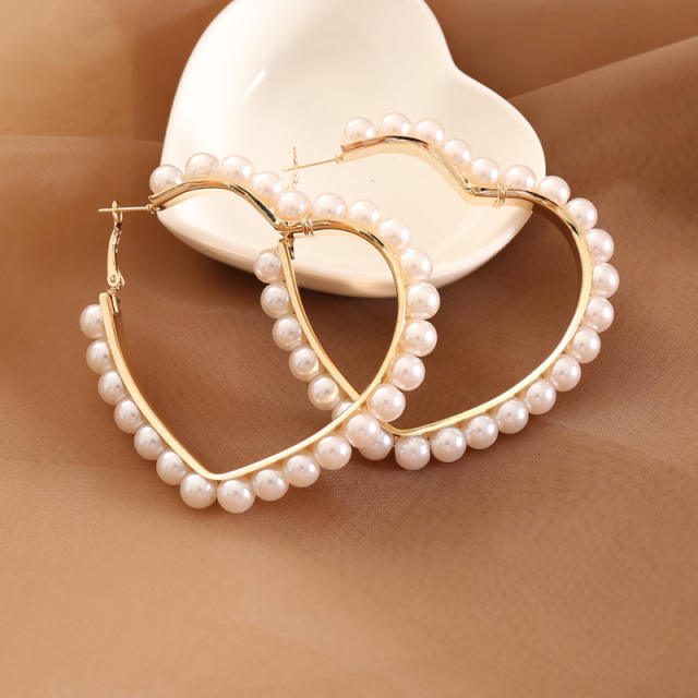 Personality pearl heart hoop earrings