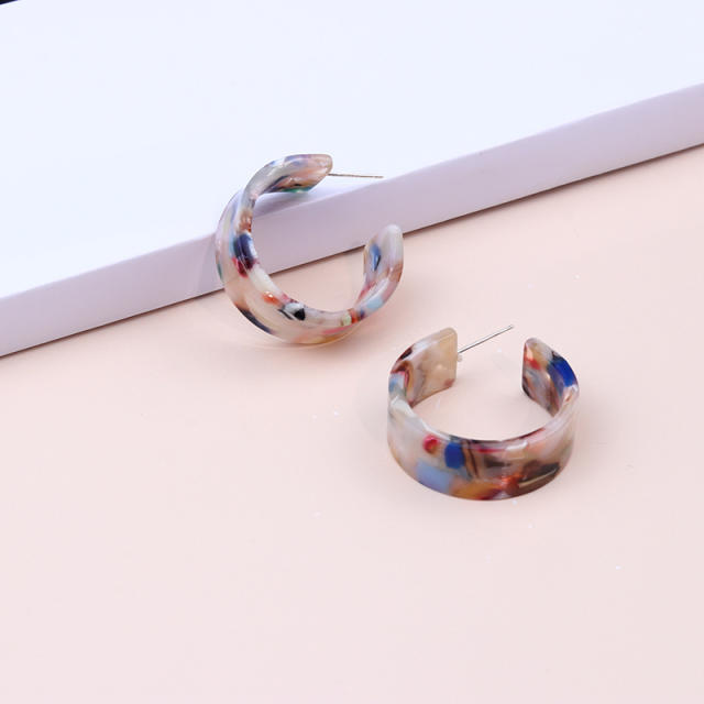 Geometric open hoop earrings