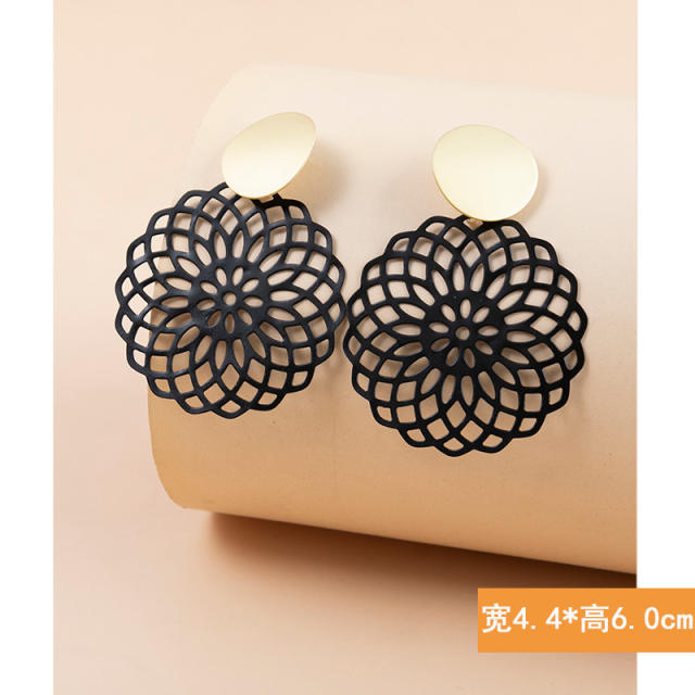 Chinse trend hollow metal creative earrings for women