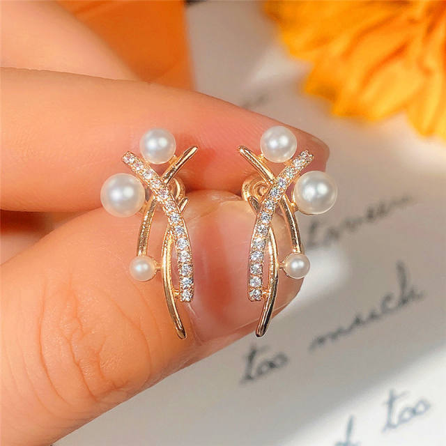 Faux pearl unique design rhinestone ear studs