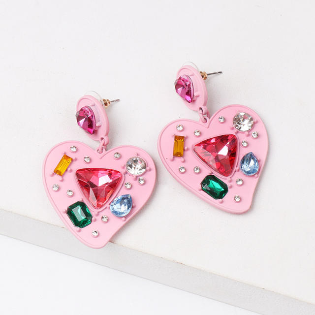 Color rhinestone setting heart earrings