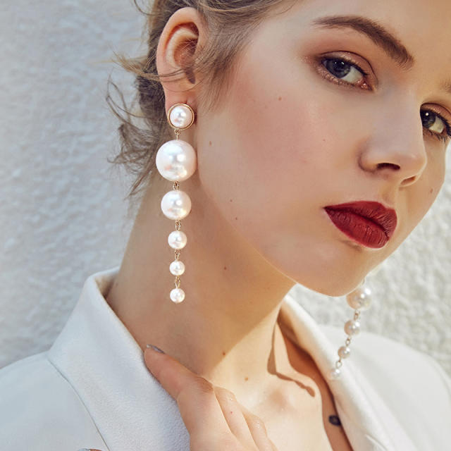 Elegant vintage pearl earrings