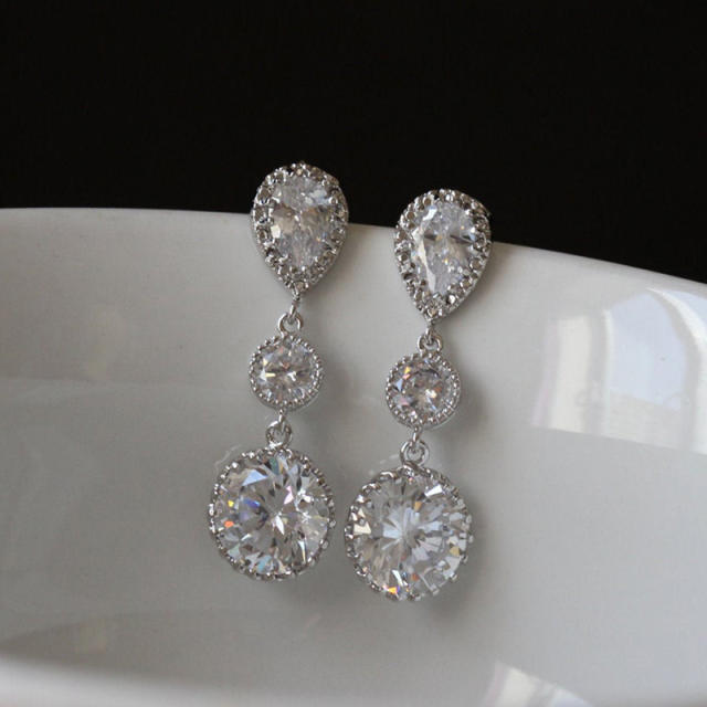 Luxury cubic zircon setting round design bridal earrings