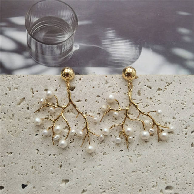 Water pearl beads personality branch earrings
