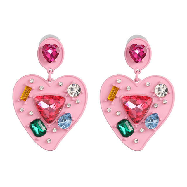 Color rhinestone setting heart earrings