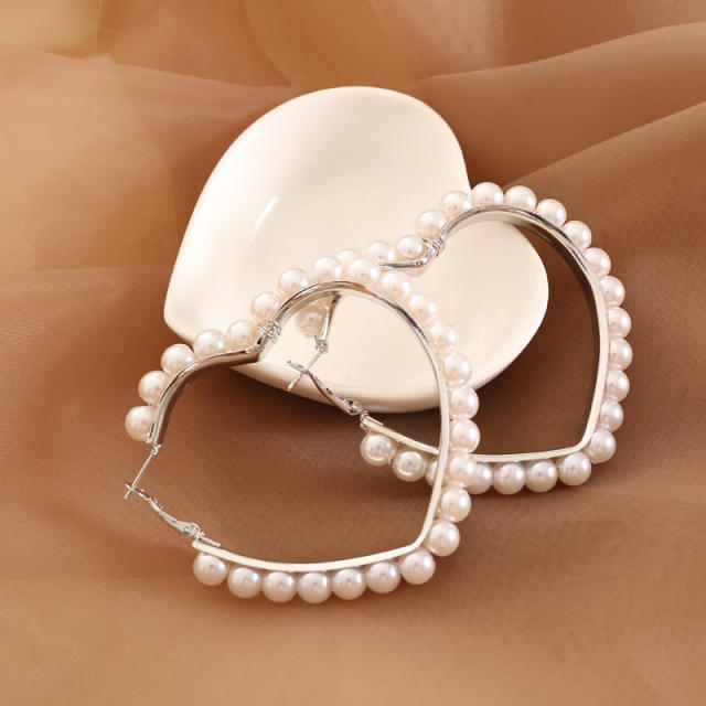 Personality pearl heart hoop earrings