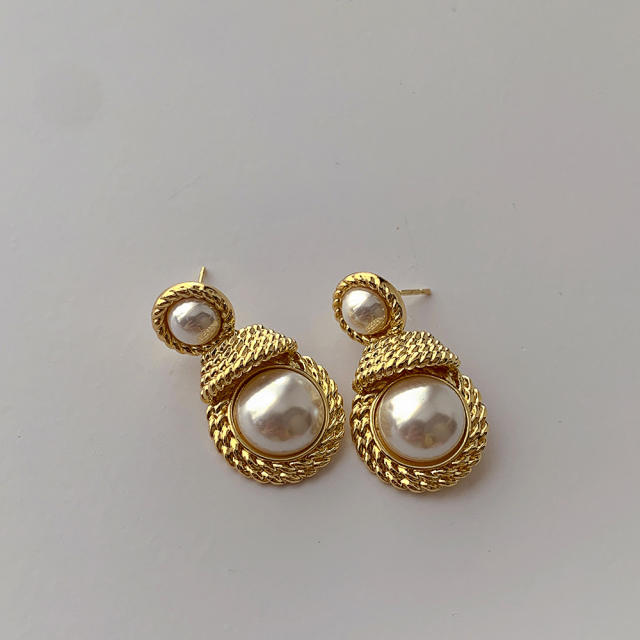 Korean fashion 925 needle pearl earrings