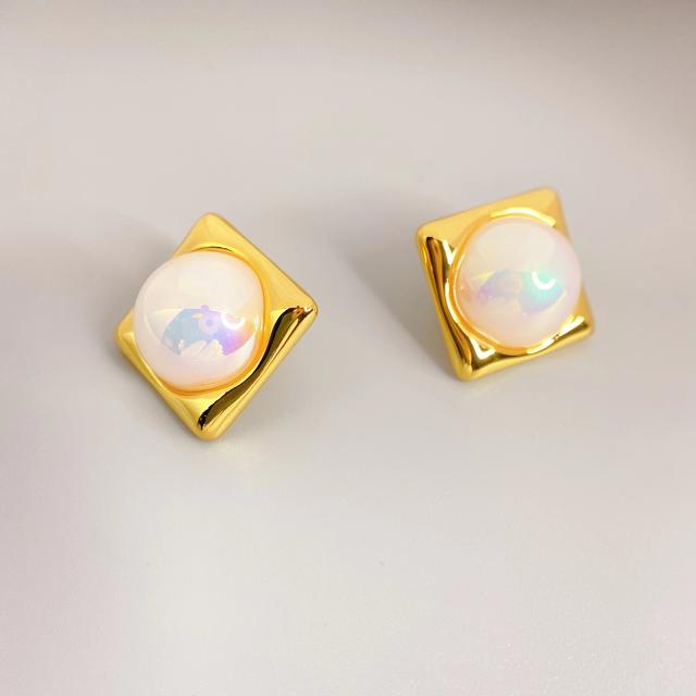 Square shaped pearl ear studs
