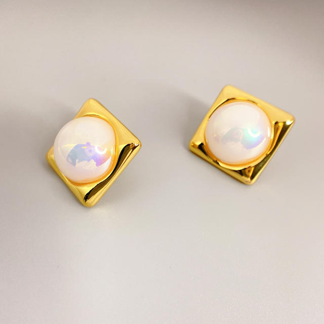 Square shaped pearl ear studs