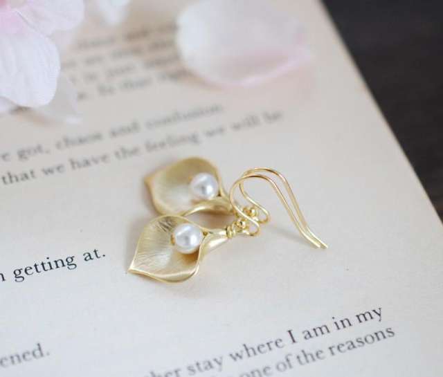 Women's common Calla petal earrings