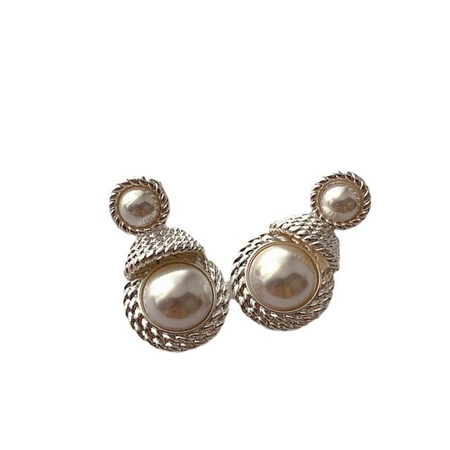 Korean fashion 925 needle pearl earrings