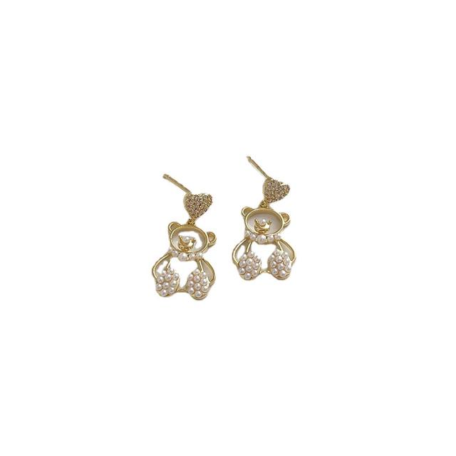Fashion inlaid pearl zircon bow bear earrings