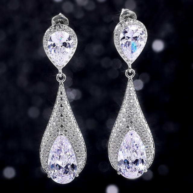 Elegant drop earrings