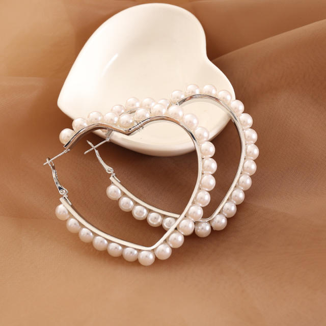 Personality pearl heart hoop earrings