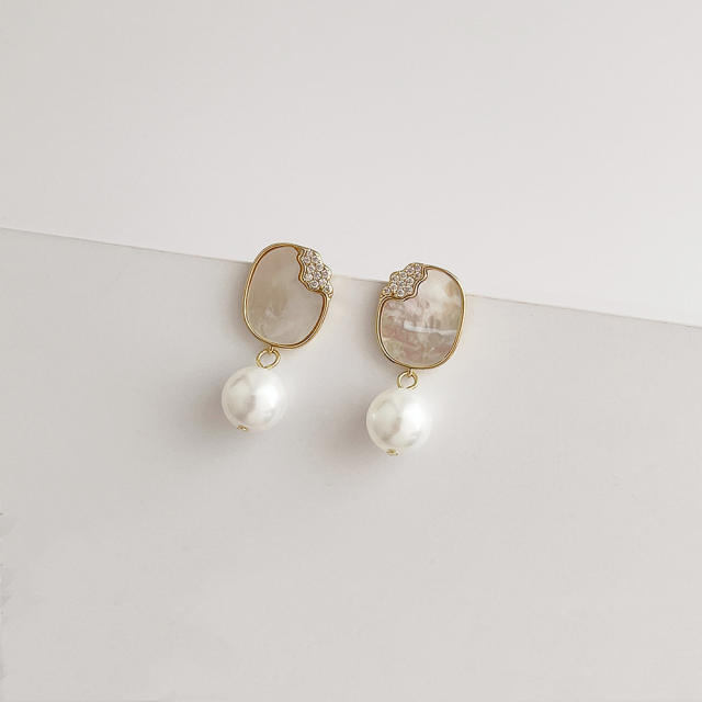 Fashion inlaid zircon natural shell pearl earrings