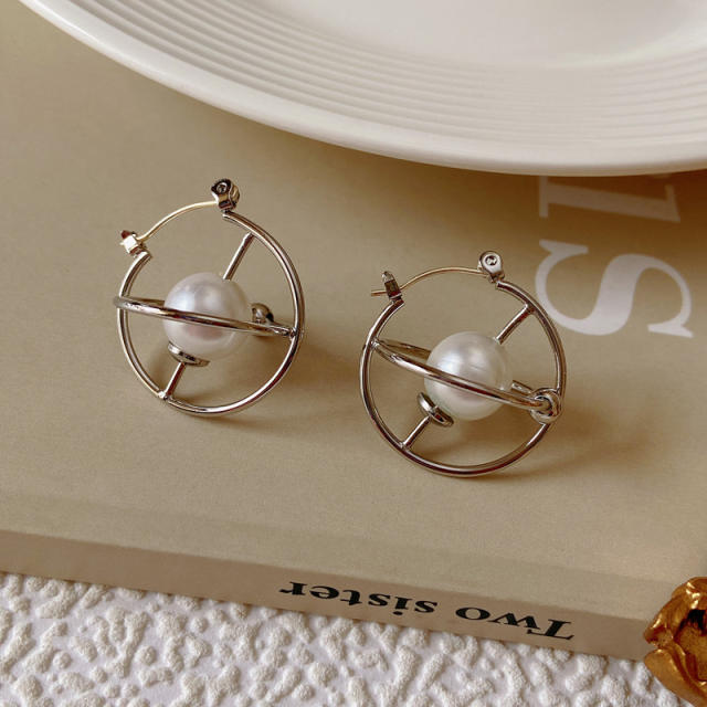 Simple star three-dimensional Pearl earrings
