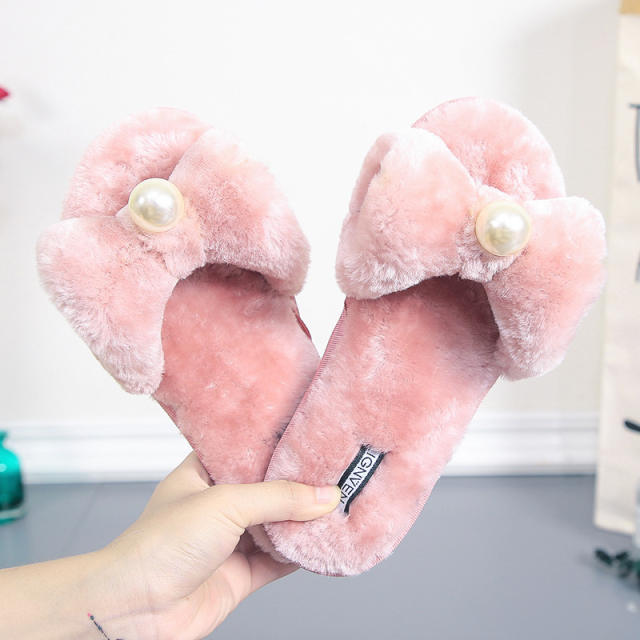 Sweet bow pearl fluffy slippers (2 size smaller)