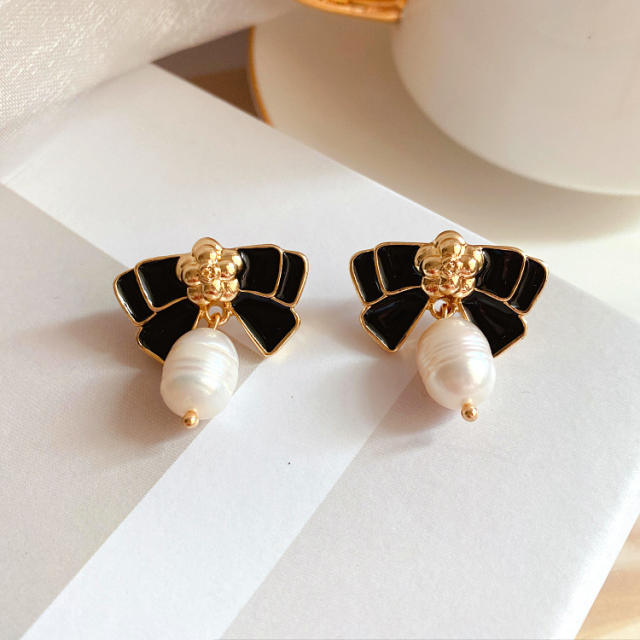 Vintage enamel bow 925 needle pearl earrings