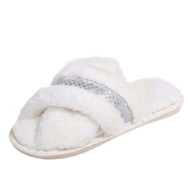 Fluffy flat slippers