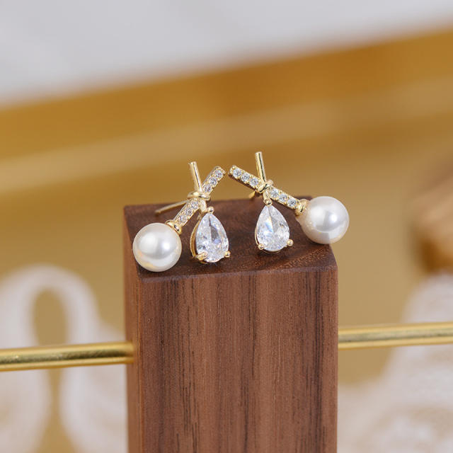 Elegant drop cubic zicon pearl ear studs