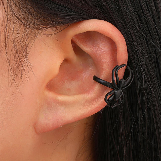 Retro Spider alloy ear cuff