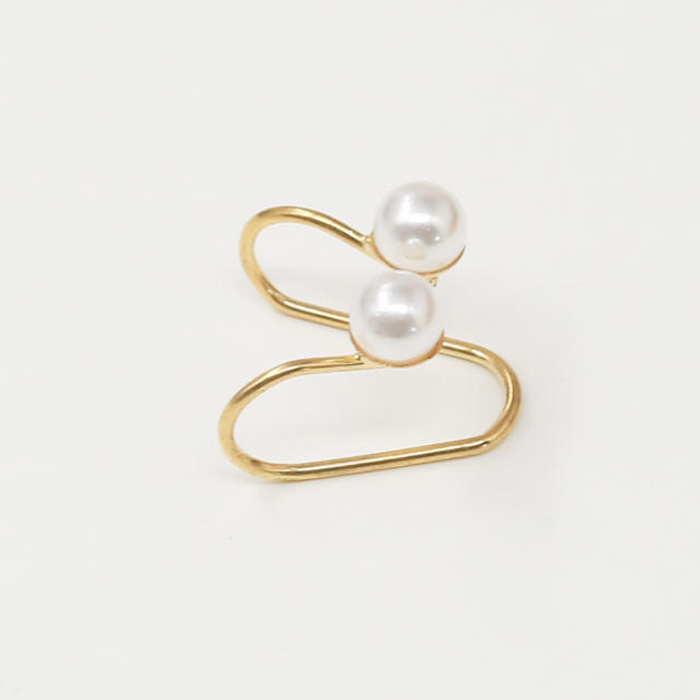 Simple pearl ear cuff