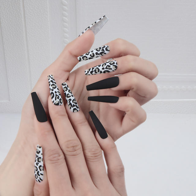 Sexy leopard grain black false nails