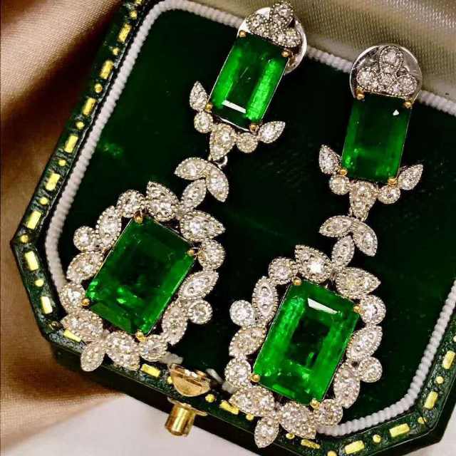 Princess cut emerald luxury dangle earrings