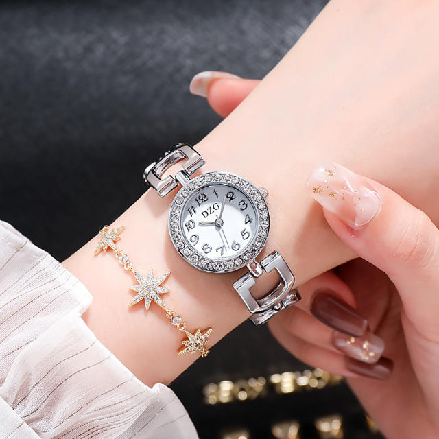 Elegant chain belt women watch