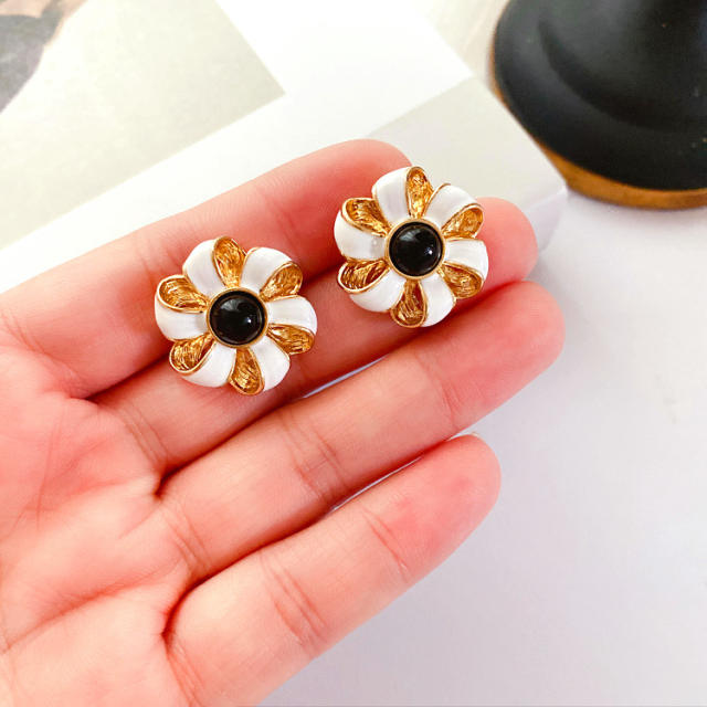 Vintage enamel flower pearl 925 needle ear studs