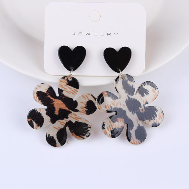 Acrylic leopard pattern flower earrings