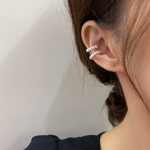 Pearl C- shaped ear cuff