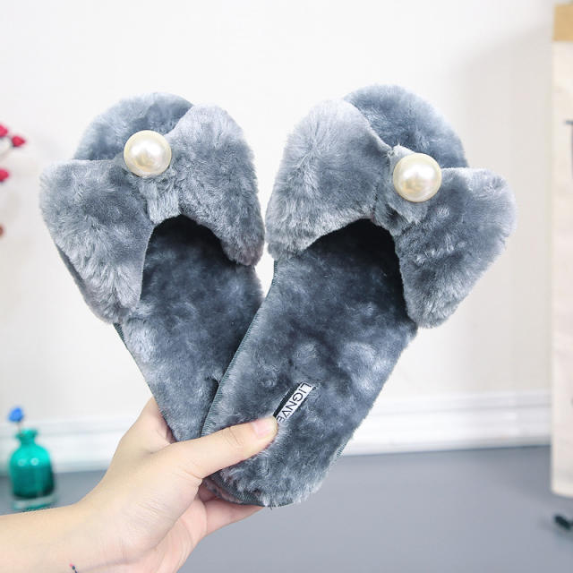 Sweet bow pearl fluffy slippers (2 size smaller)