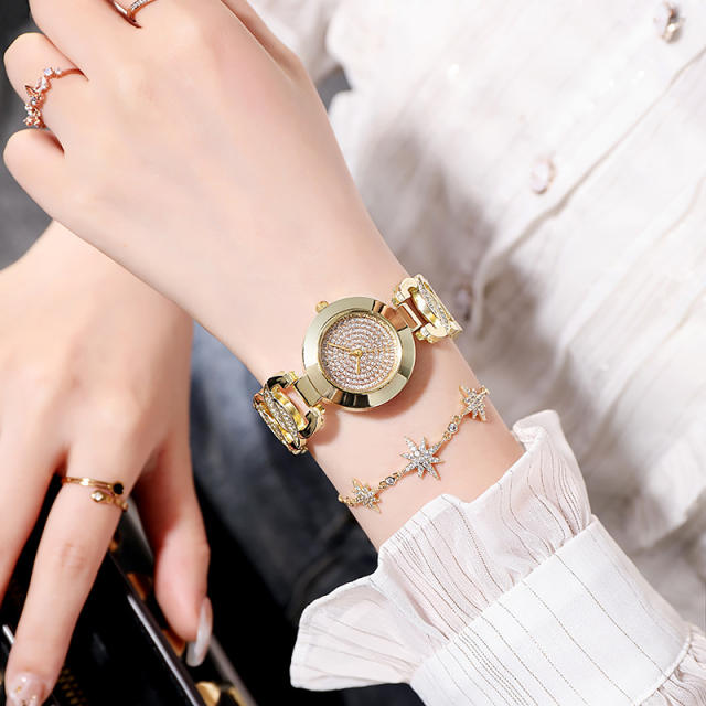 Elegant metal chain belt round shape women watch