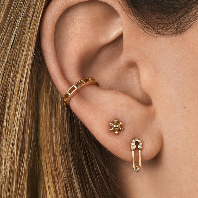 Fashion hollowed out alloy ear cuff