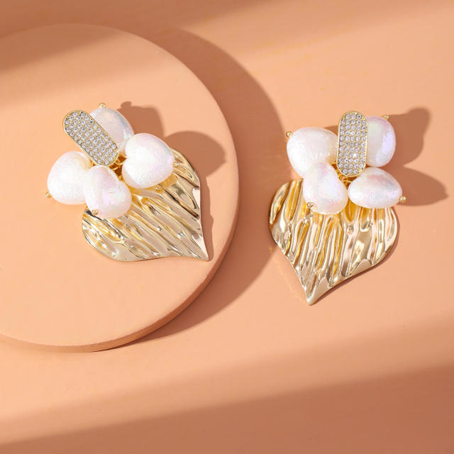 Occident fashion metal heart pearl earrings
