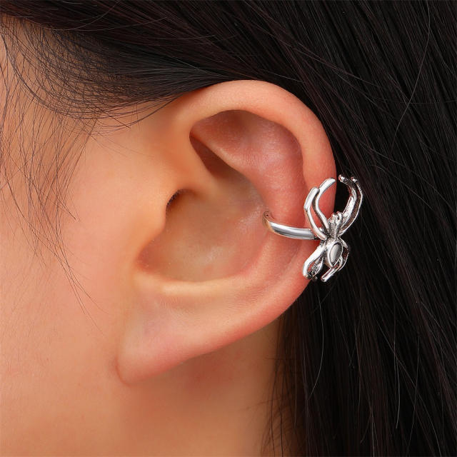 Retro Spider alloy ear cuff