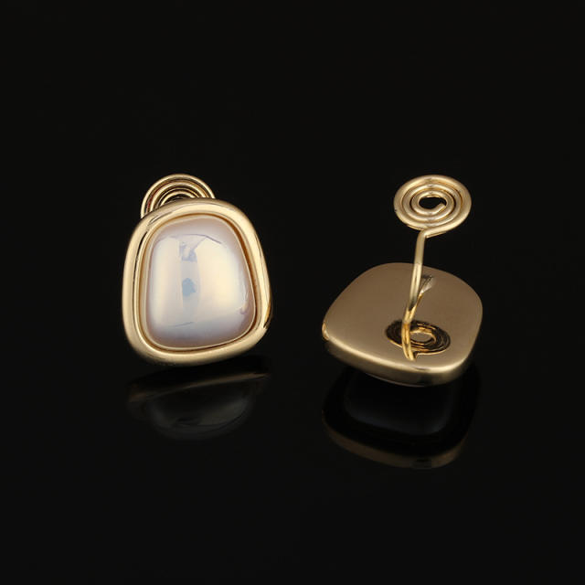 Geometric pearl clip on earrings