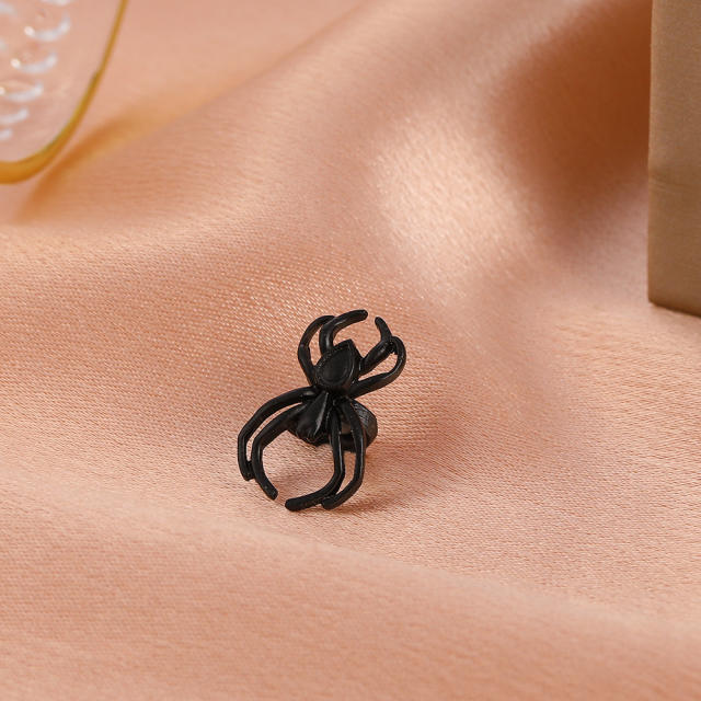 Retro Spider alloy ear cuff