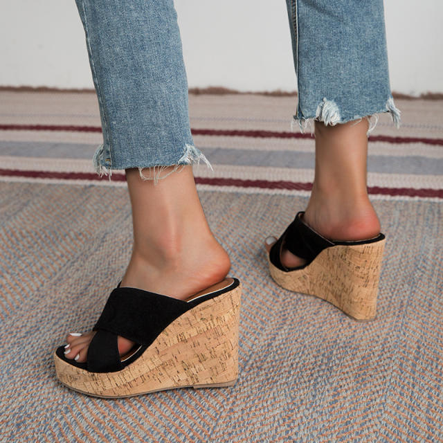 Wedge slippers for women