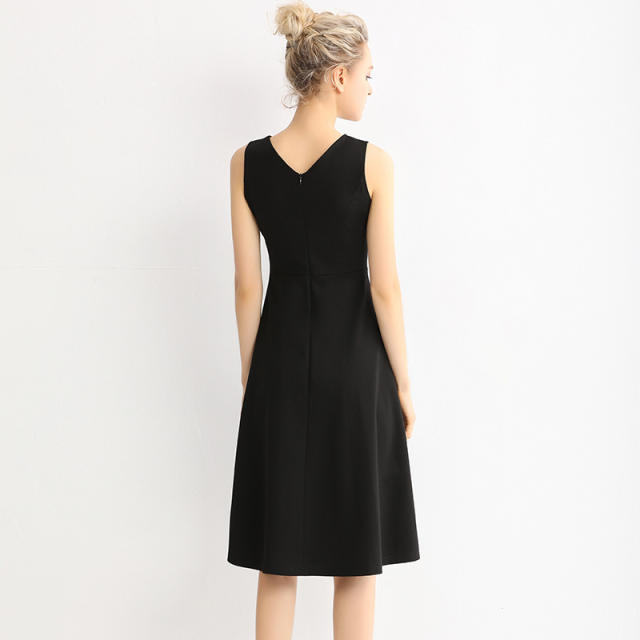 Sleeveless elegant A line little black dress