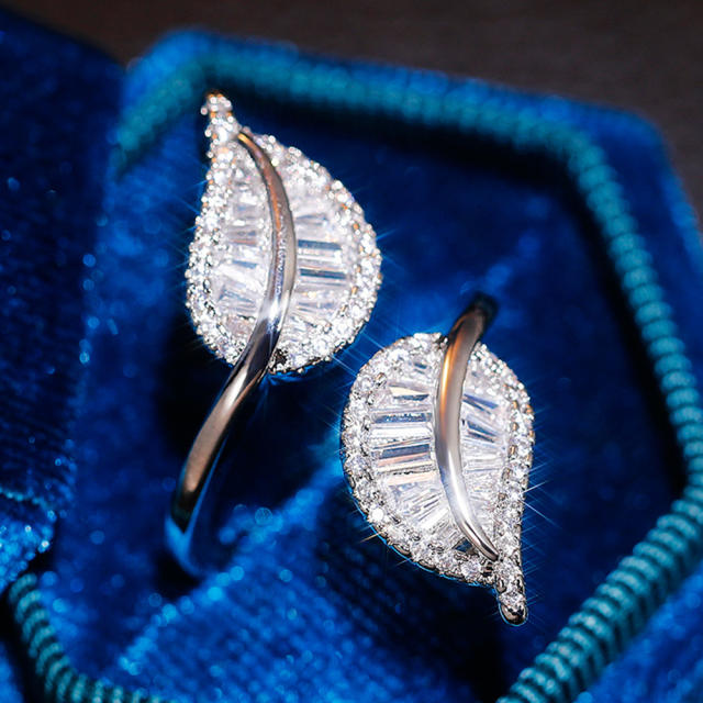 Delicate full diamond leaf shape wedding rings