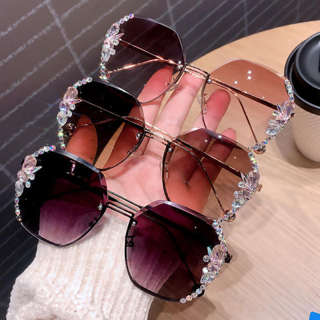 Luxury diamond rimless sunglasses