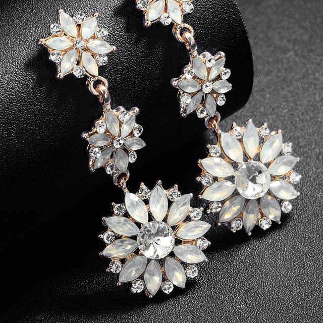 Delicate diamond earrings for bridal